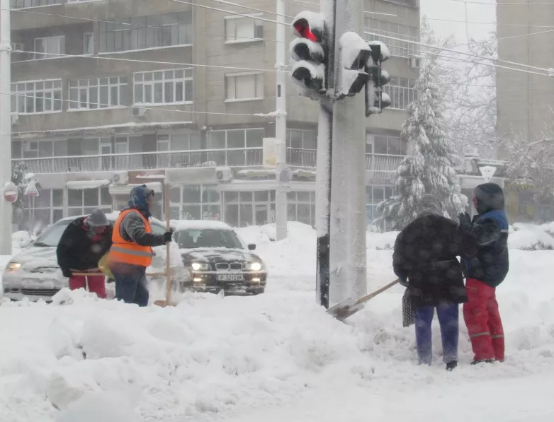 144 населени места в страната са без електричество - Новини от Actualno