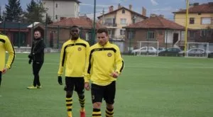 {{ otherArticle[0].article.title }}