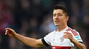 Байерн предлага 15 млн. евро на Левандовски на година, за да остане в отбора