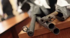 Стрелба и ранени при представяне на футболен треньор в Аржентина