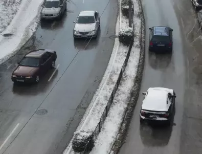 Обработват улици и пътища против замръзване на територията на община Стара Загора