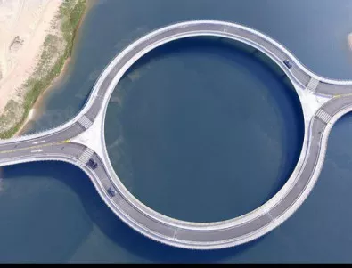 Най-дългият в света мост над морето започва да работи