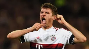 Шоу на Томас Мюлер на скамейката на Байерн (ВИДЕО)