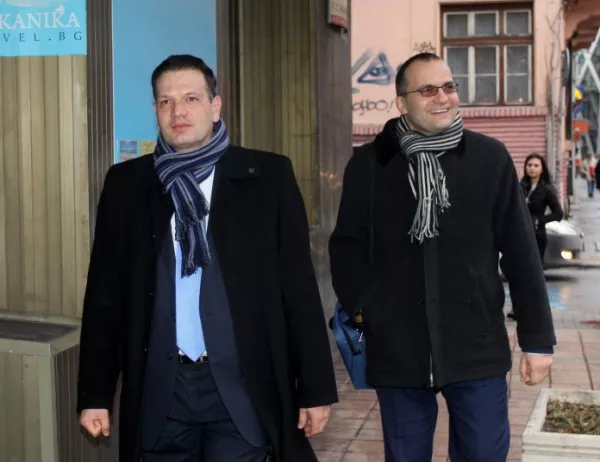 Славов и Димитров осъдиха МФ заради закона "Пеевски"