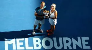 Веснина и Соарес триумфираха на смесени двойки в Мелбърн