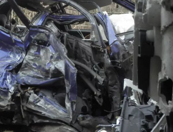 Петима тежко ранени след катастрофа на български автобус край Крива паланка