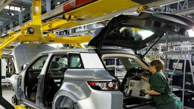 Jaguar Land Rover ще спира работа в отделни дни