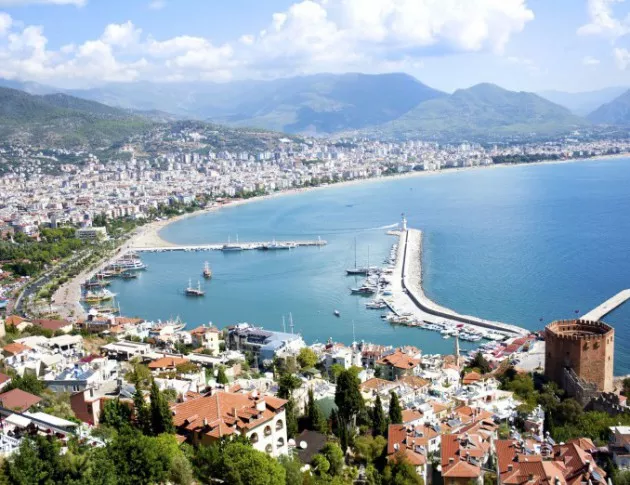 "Златна ера" за туризма в Турция, милиони летовници прииждат в Анталия