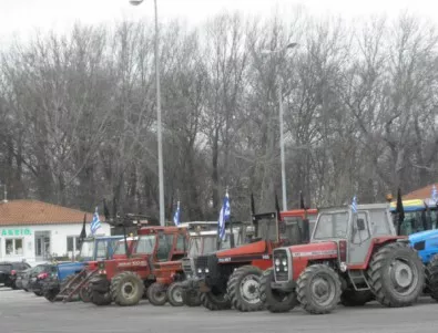 Българските превозвачи категорични, че няма да допуснат гръцките фермери да затворят границата