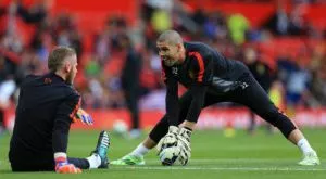 Къде се озова Валдес след "Камп ноу" и Олд Трафорд"?!!! (ГИФ)