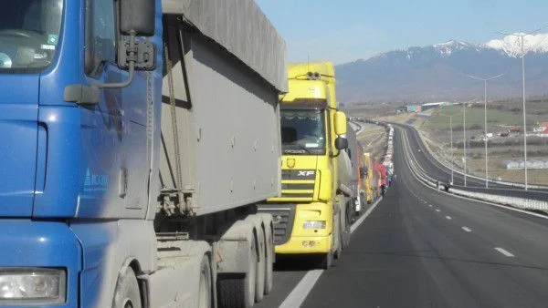 Международните превозвачи обвиняват България за ситуацията по границата с Гърция