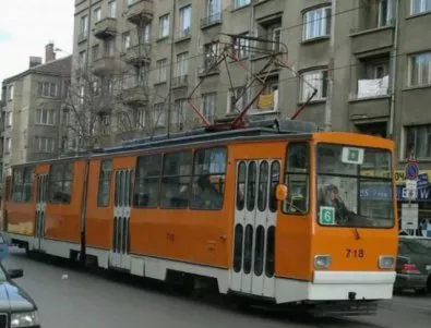 Трамвай блъсна мъж в столицата 