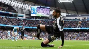 Барселона поиска играч на Лестър