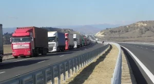 Български превозвачи подават жалби за блокадата в гръцки съдилища