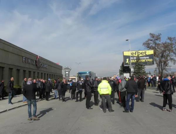 Българските шофьори обявиха постоянна блокада на границата с Гърция