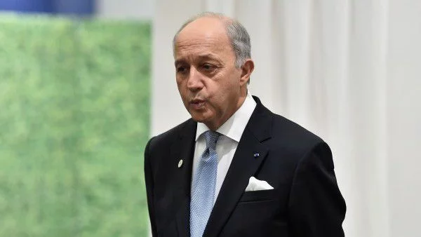 Министърът на външните работи на Франция подава оставка