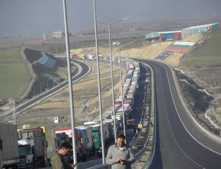 Българските превозвачи правят контраблокада, ако гръцките фермери затворят границата