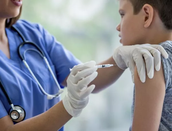 Силата на майките: Отмениха задължителните противогрипни ваксини за деца в Ню Йорк