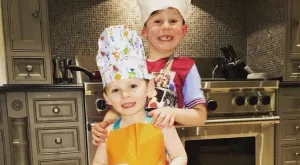 Синът на Рууни му поиска фланелка на конкурент в атаката