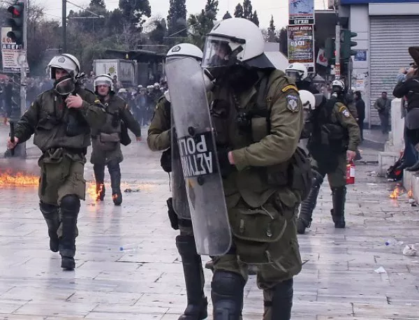Гръцката армия е преведена в бойна готовност заради военния преврат в Турция