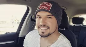 {{ otherArticle[0].article.title }}