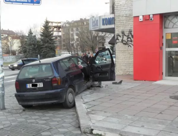 Шофьор колабира и предизвика катастрофа в  Благоевград