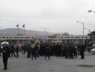 Българските превозвачи ще блокират границата докато гърците не се махнат