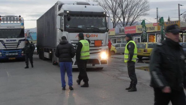 Провали се и вторият тур преговори, блокадата на границата с Гърция остава