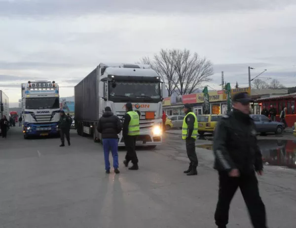 Жълти жилетки и в България, търговци на горива планират блокади