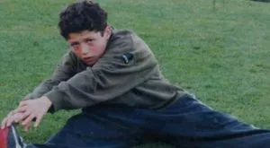 ВИДЕО: 25 звезди, които изглеждат идентично като деца и сега