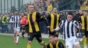 Костов задържа почти всички играчи в "Ботев"