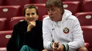 {{ otherArticle[0].article.title }}