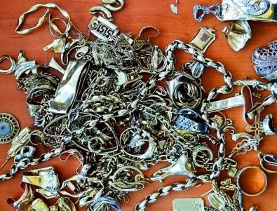 Задържаха златни накити на митницата в Малко Търново
