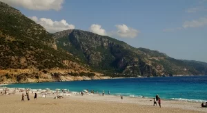 Българските туроператори ще загубят до 100 млн. евро заради ситуацията в Турция  
