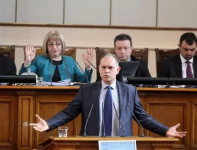 Кадиев съди Цачева, че го изгонила от заседание