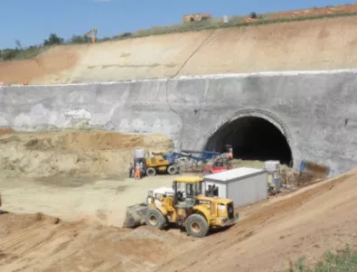 КЗК отхвърли жалбата срещу търга за тунела на 