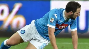 Наполи продава Игуаин