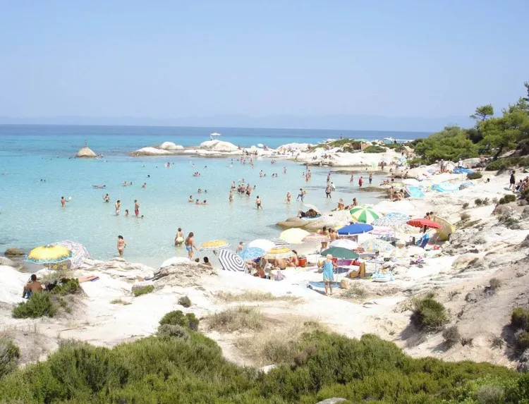Гърция ще издава по-бързо визи за 10-те топ страни, от които идват туристи