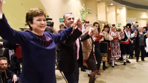 Кристалина Георгиева вдигна Европейската комисия на хоро за Баба Марта