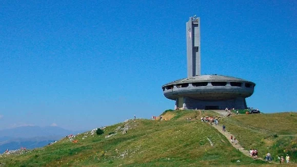 CNN: Бузлуджа прилича на съветско НЛО (СНИМКА)