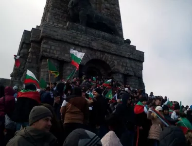 100 000 души са се качили на Шипка на 3 март
