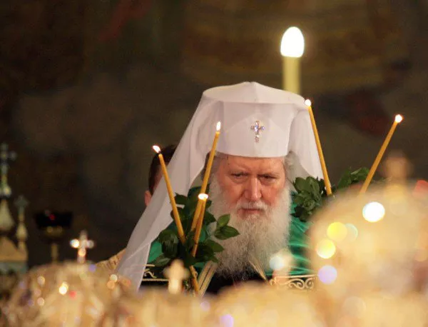 Патриарх Неофит отслужи тържествен водосвет на бойните знамена на българската армия