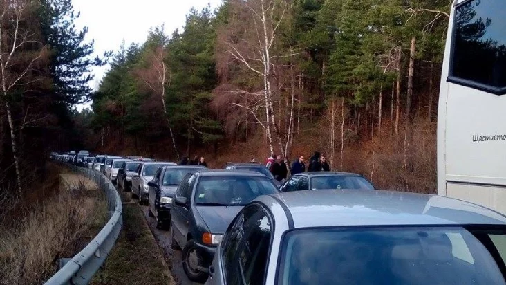 МВР въвежда временни ограничения за движение заради 3 март