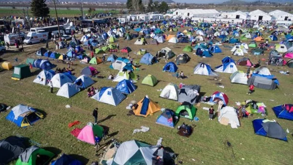 В Гърция са изчезнали пари от помощта за бежанците?