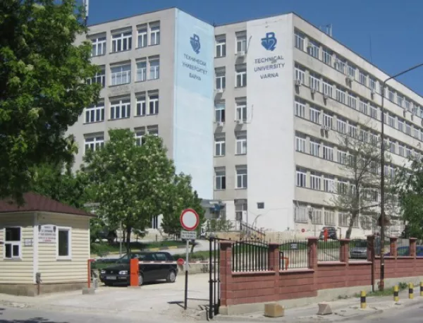 Полицията още не може да открие нападателите, нахлули в Техническия университет във Варна