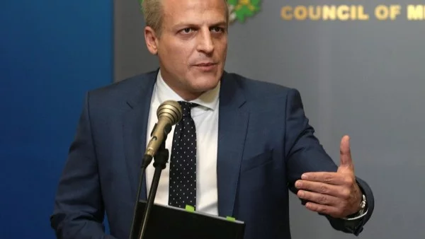 Сянката на Москов в случая с пострадалото от ваксина дете