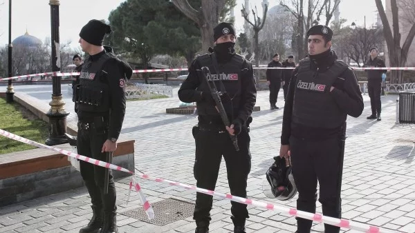 В Турция заловиха терористи, подготвяли самоубийствен атентат