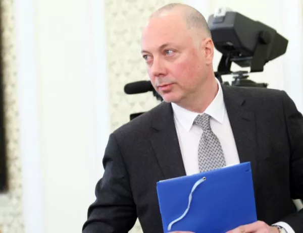 Желязков: Директорите на "Холдинг БДЖ" са сменени заради сериозни пропуски в управлението