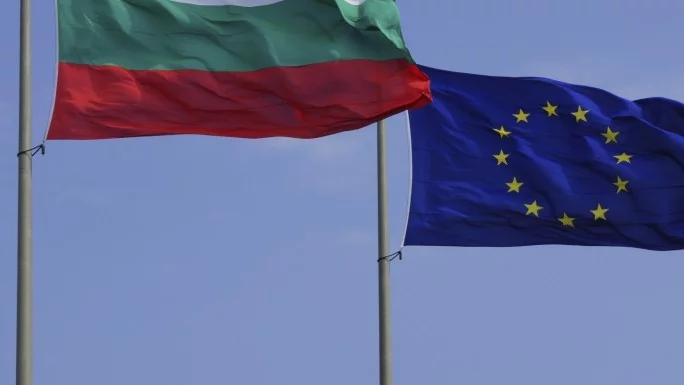 "Монд": България и Румъния се приближават бавно към европейските стандарти на живот