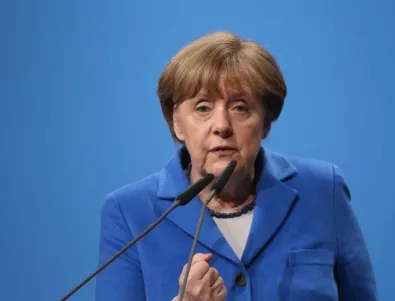 Меркел: Историята ще ни съди сурово, ако не се справим с бежанците 